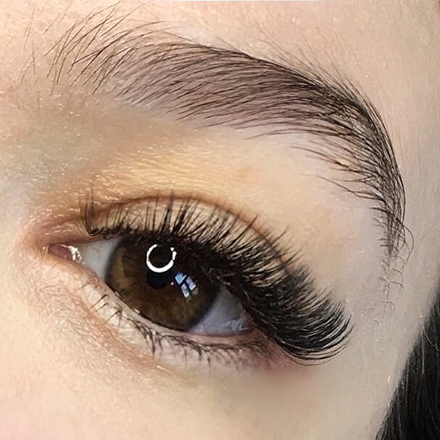 The Montrealista - extensions cils - eyelash extensions