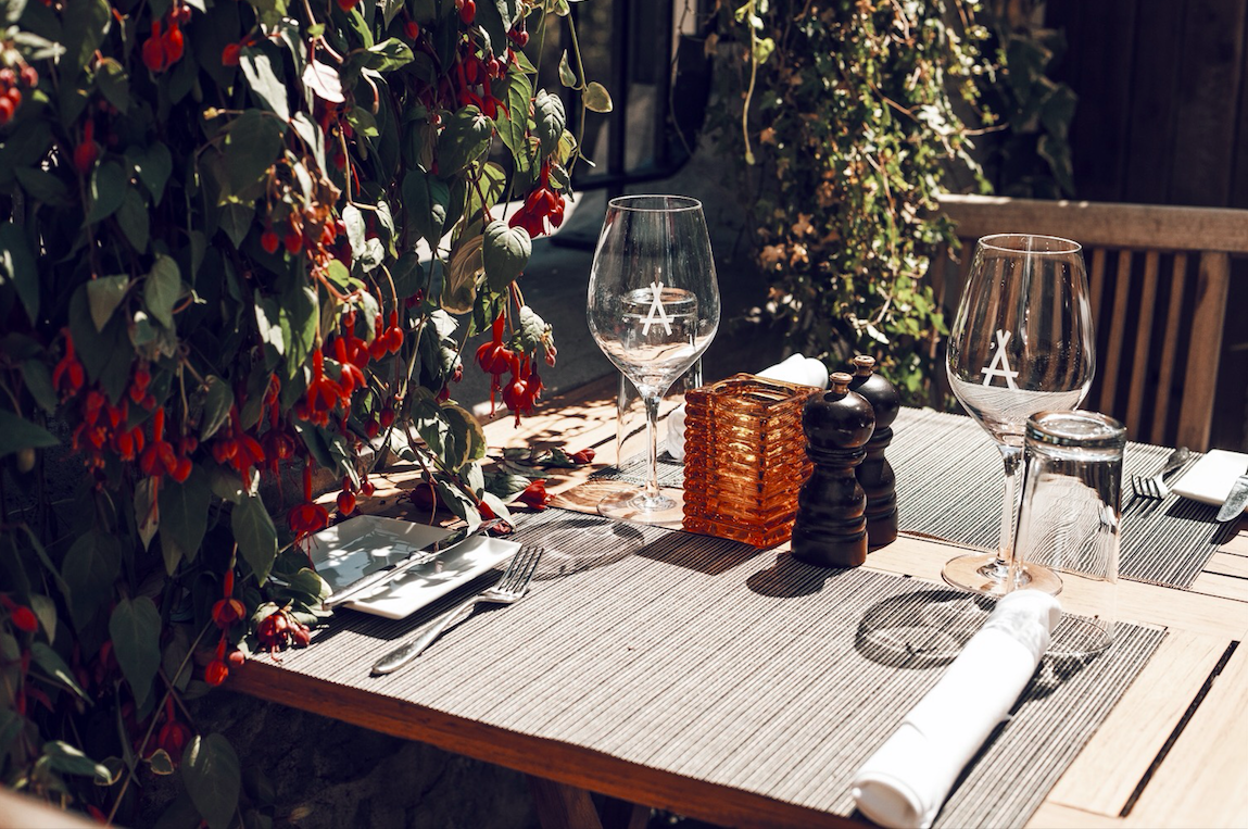 Auberge St-Gabriel - Vieux-Port Montréal - Terrasse - Summer - Al Fresco
